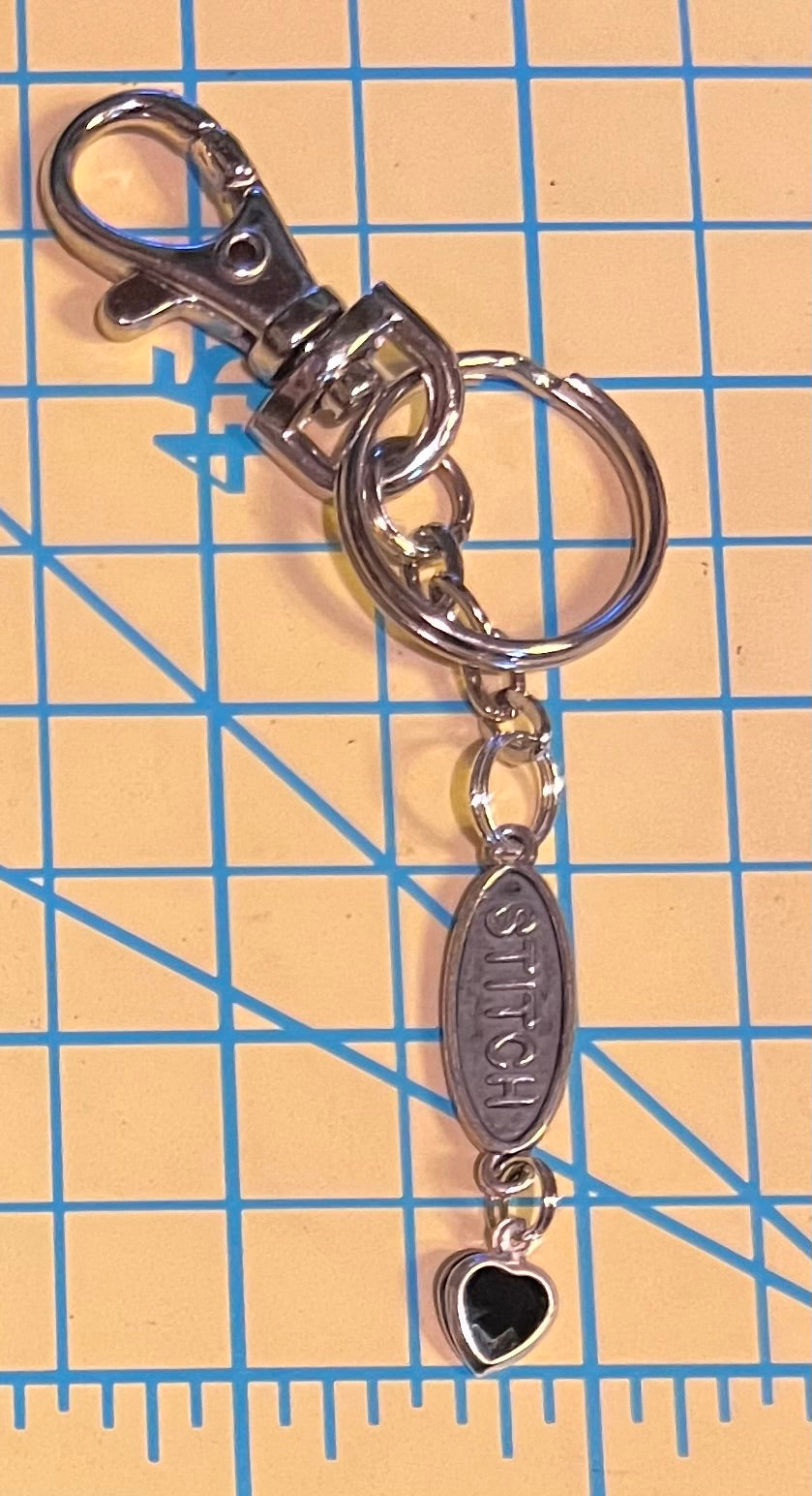 Dangles: Hardware Swivel Clip/Key Chain: Sew/Quilt