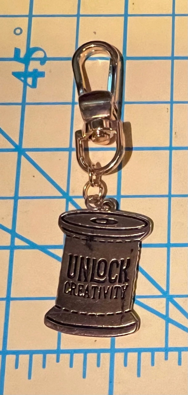 Dangles: Hardware Swivel Clip/Key Chain: Sew/Quilt