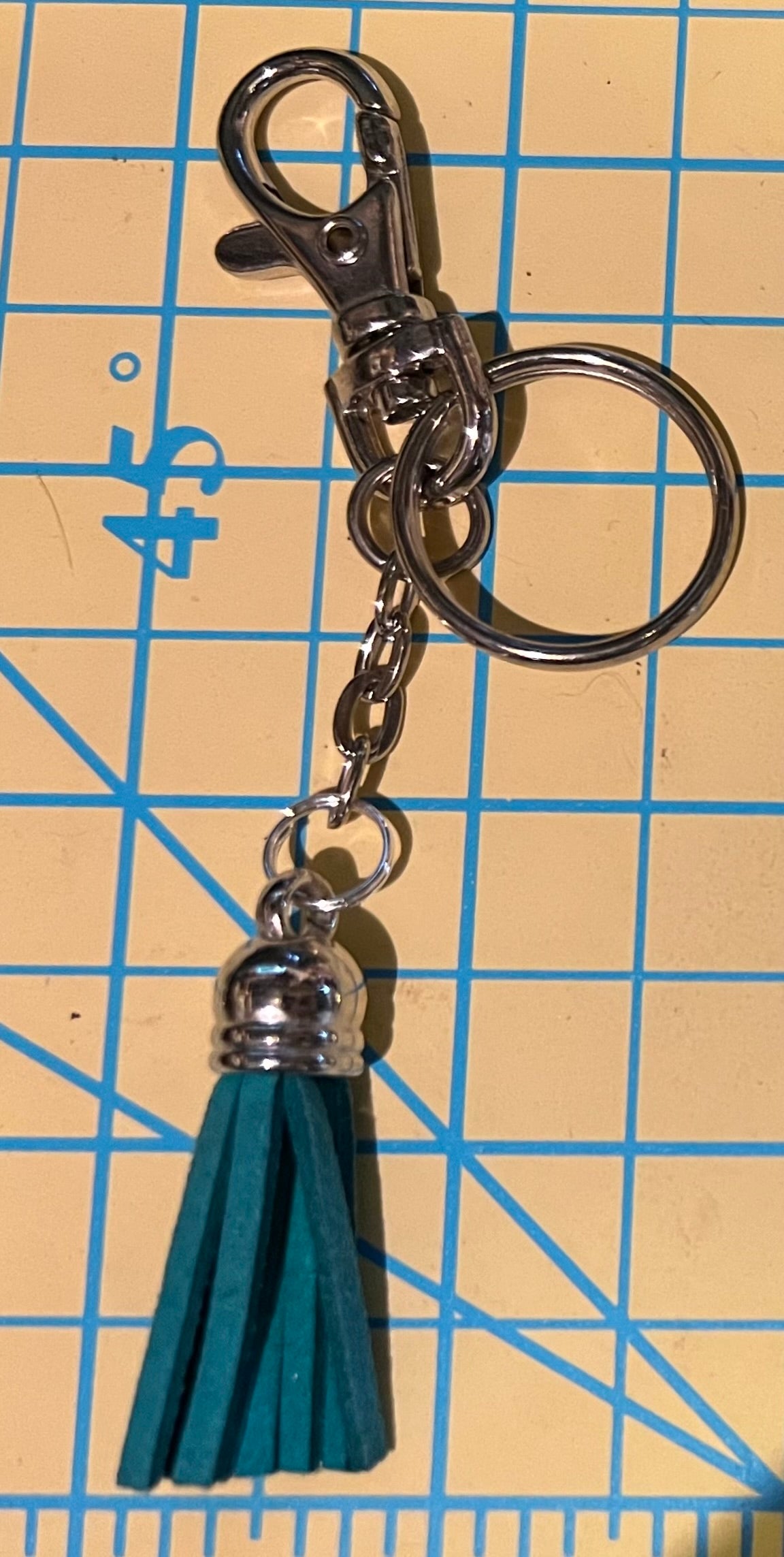 Dangles: Hardware Swivel Clip/Key Chain: Tassels, Pom Poms