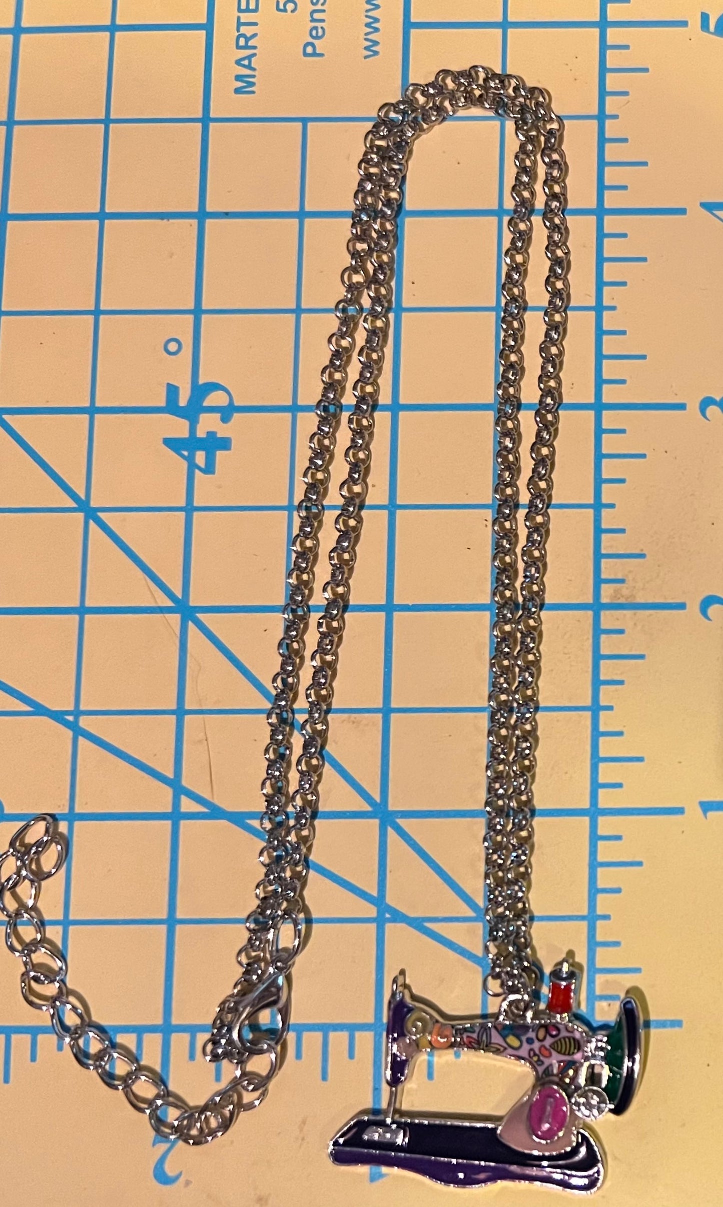 Dangles: Hardware Swivel Clip/Key Chain: Sew/Quilt