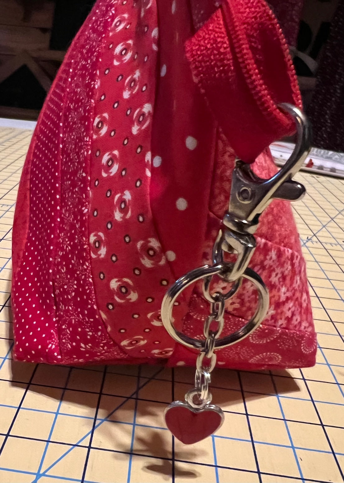 Dangles: Hardware Swivel Clip/Key Chain: Hearts