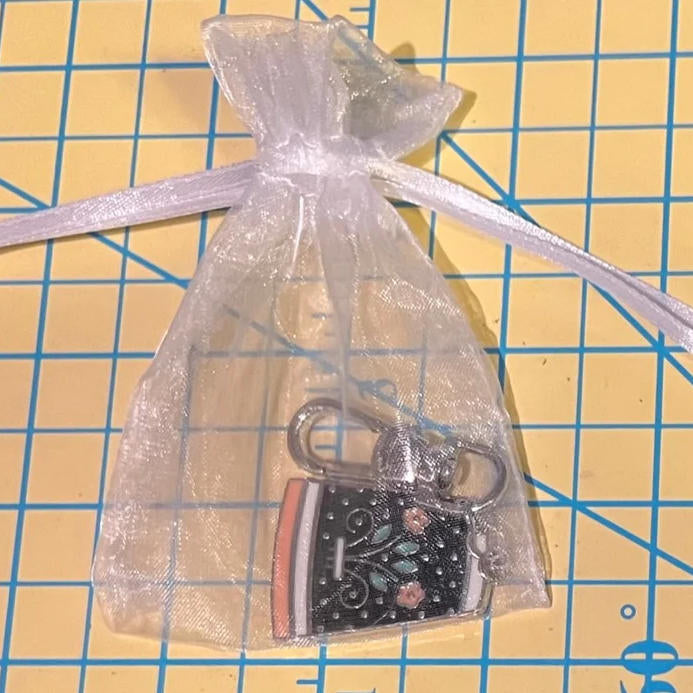 Dangles: Hardware Swivel Clip/Key Chain: Sew/Quilt