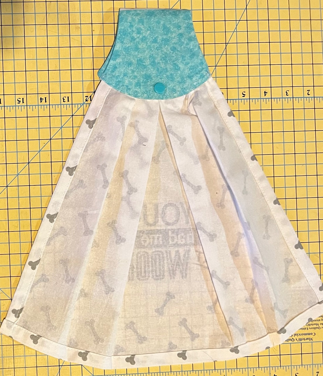 Towel Topper - Apple Core, Fussy Cut Frame V1